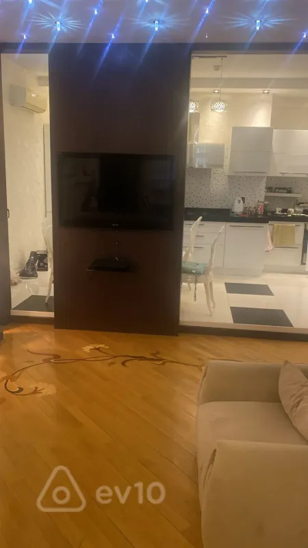 Satılır 5 otaqlı yeni tikili 270 m²