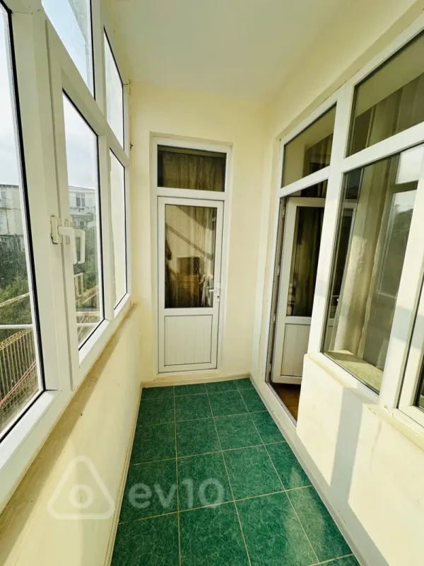 Kirayə verilir 2 otaqlı yeni tikili 50 m²