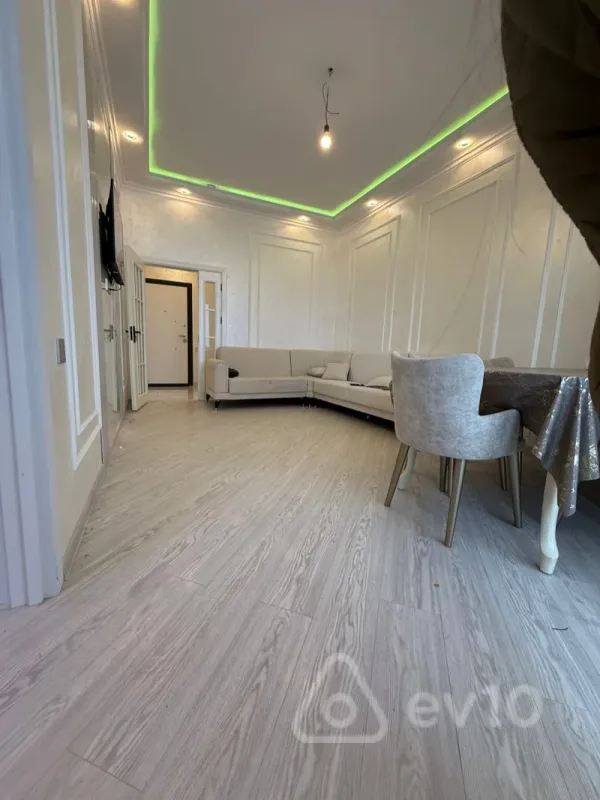 Kirayə verilir 3 otaqlı köhnə tikili 72 m²