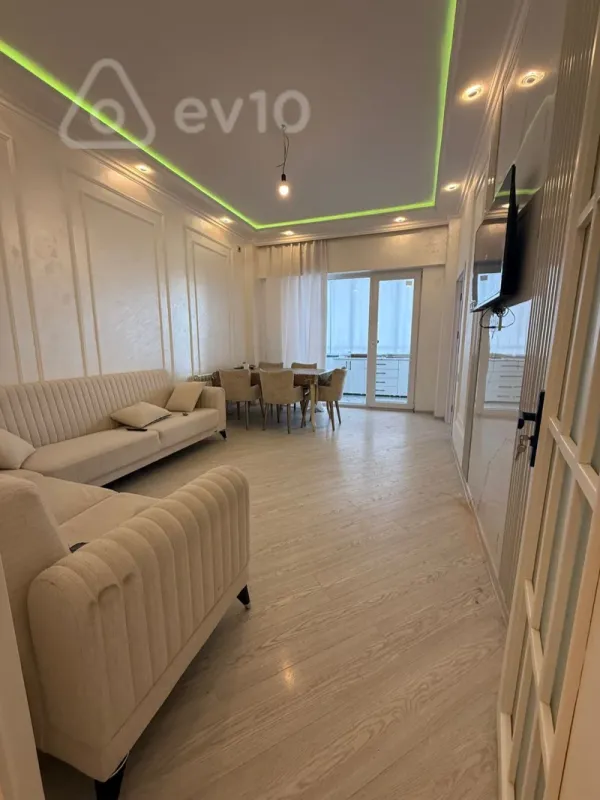 Kirayə verilir 3 otaqlı köhnə tikili 72 m²