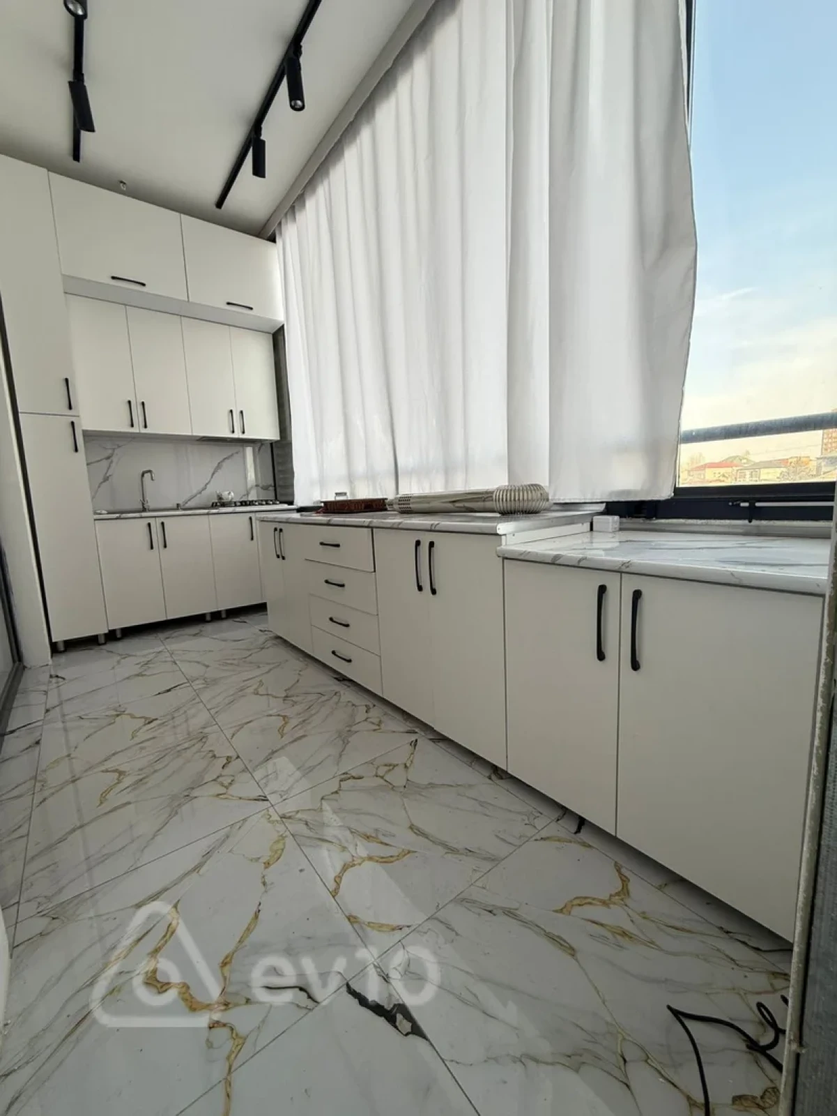 Kirayə verilir 3 otaqlı köhnə tikili 72 m²