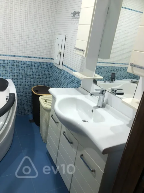 Satılır 4 otaqlı yeni tikili 184 m²