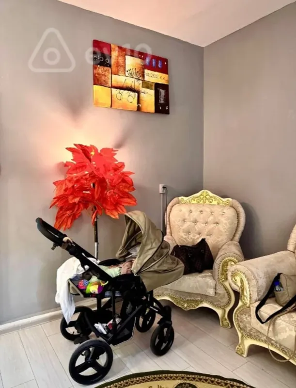 Kirayə verilir 2 otaqlı köhnə tikili 472 m²