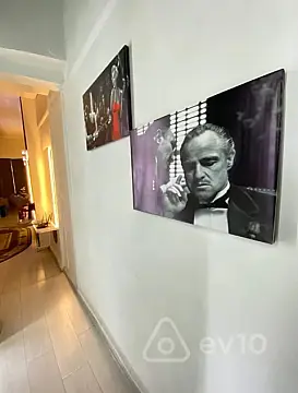 Kirayə verilir 2 otaqlı köhnə tikili 472 m²