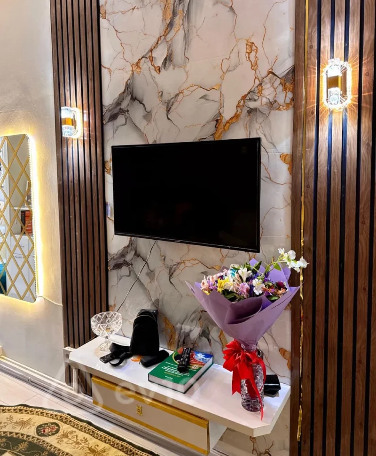 Kirayə verilir 2 otaqlı köhnə tikili 472 m²