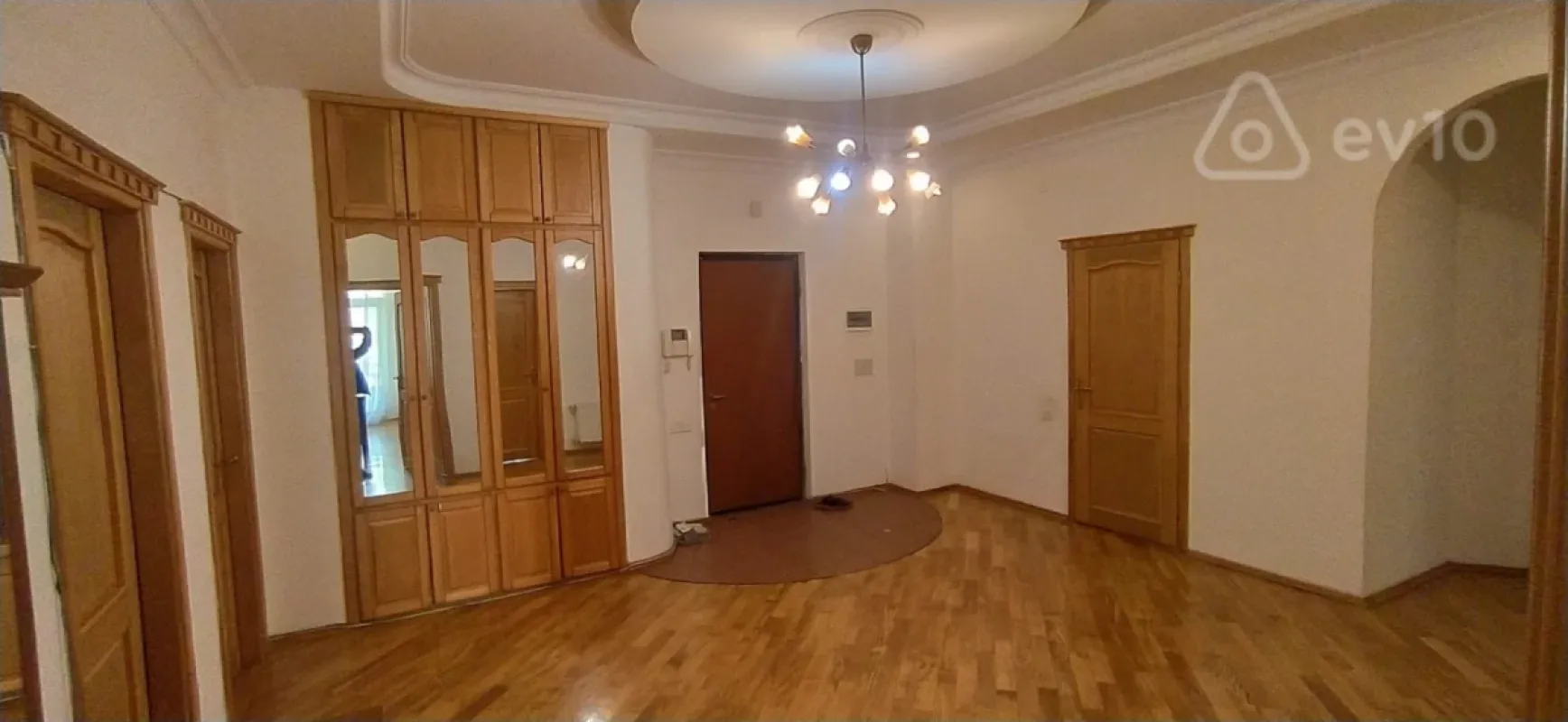 Satılır 4 otaqlı yeni tikili 225 m²