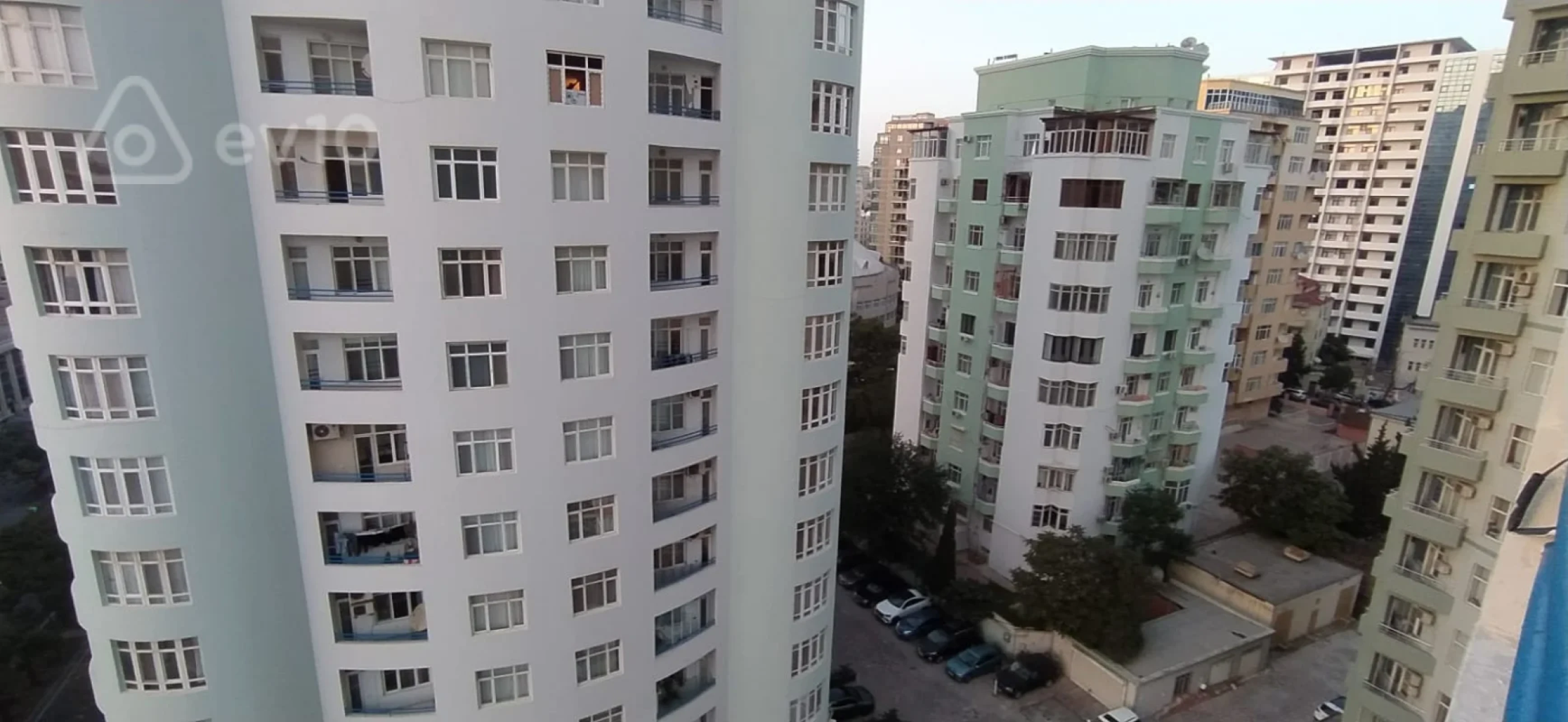 Satılır 4 otaqlı yeni tikili 225 m²