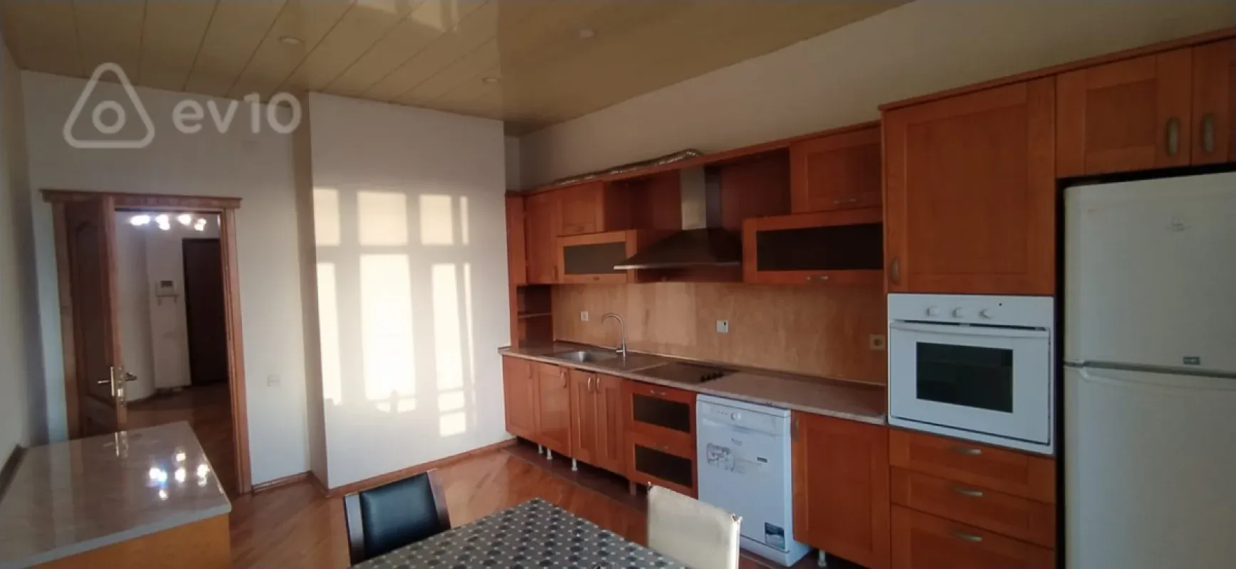 Satılır 4 otaqlı yeni tikili 225 m²