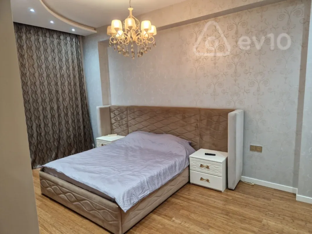 Kirayə verilir 4 otaqlı yeni tikili 180 m²