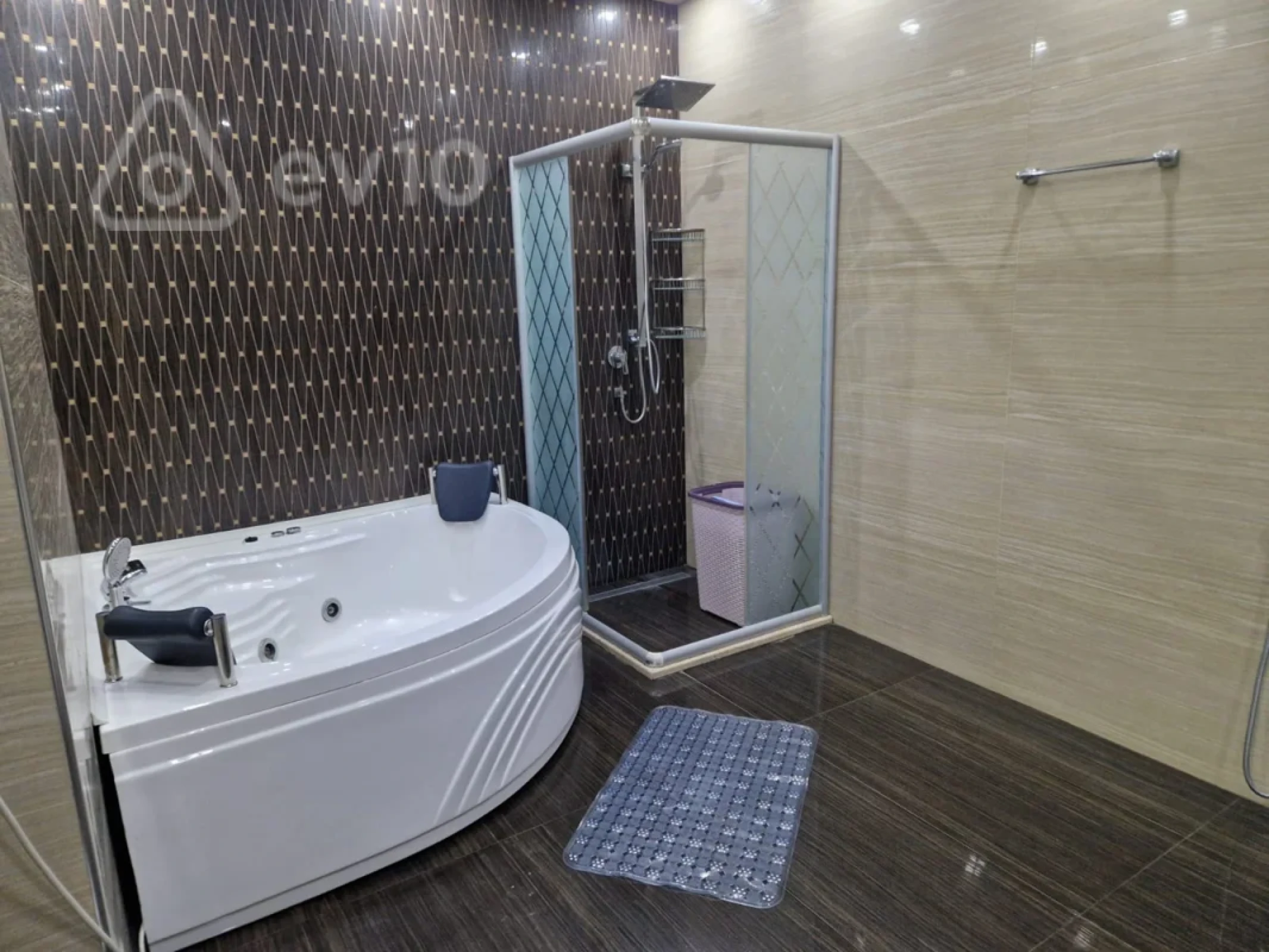 Kirayə verilir 4 otaqlı yeni tikili 180 m²