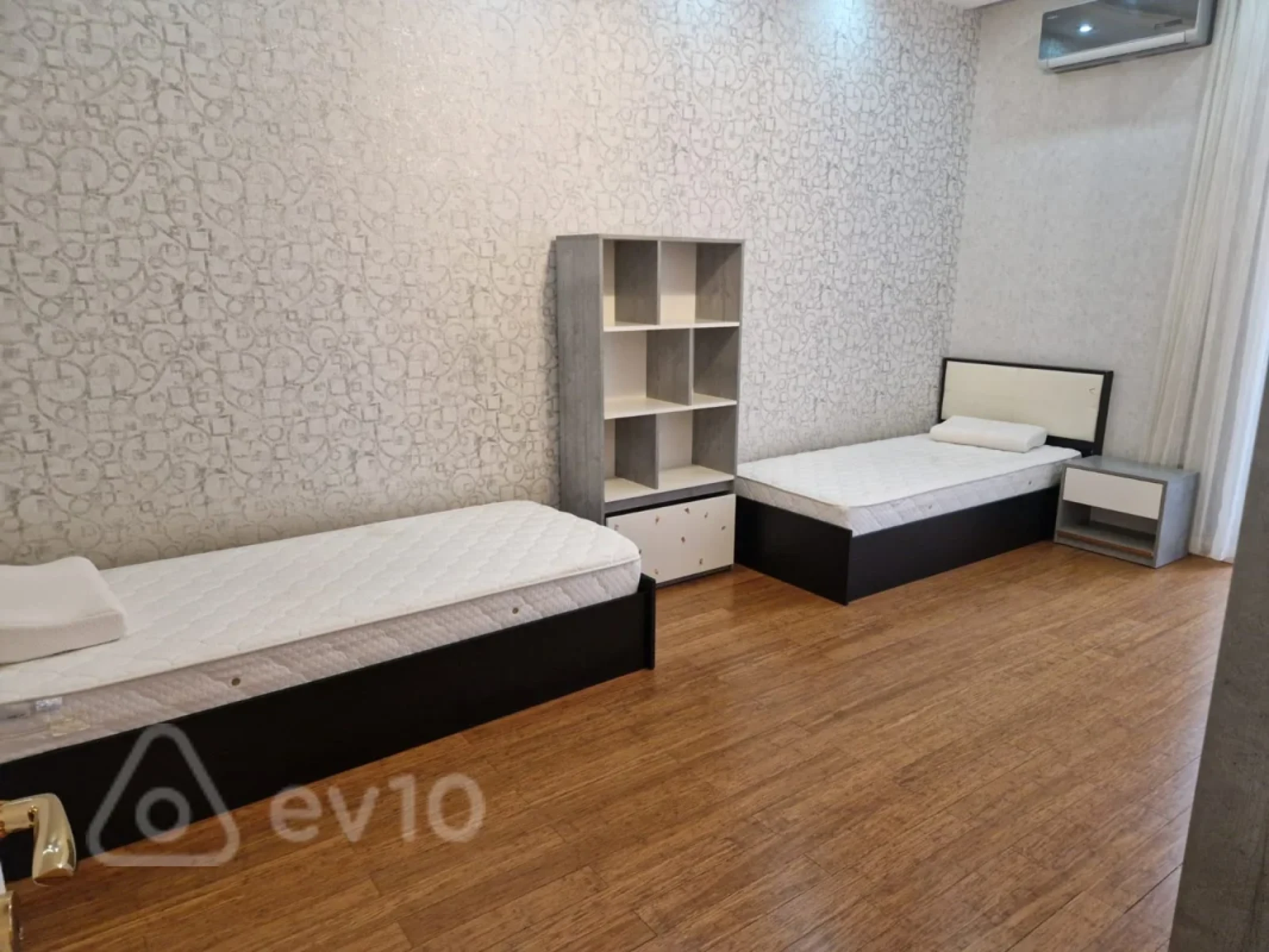 Kirayə verilir 4 otaqlı yeni tikili 180 m²