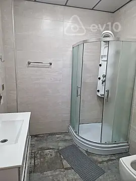 Kirayə verilir 4 otaqlı yeni tikili 180 m²