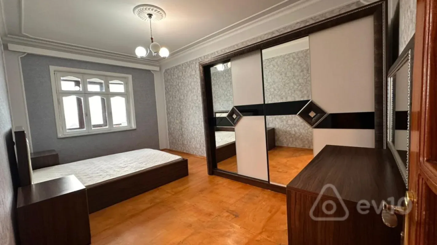 Kirayə verilir 3 otaqlı yeni tikili 110 m²