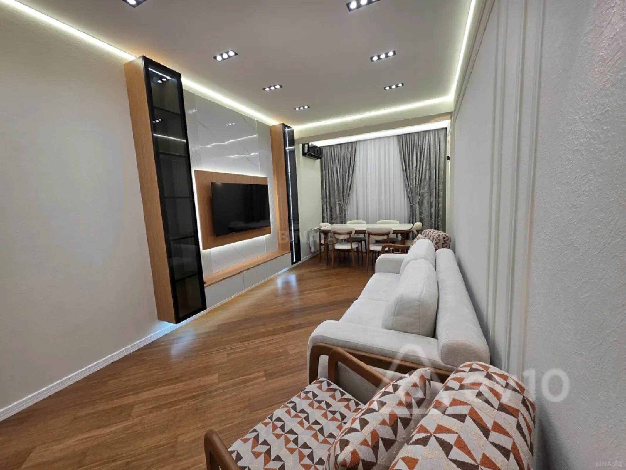 Kirayə verilir 2 otaqlı yeni tikili 70 m²