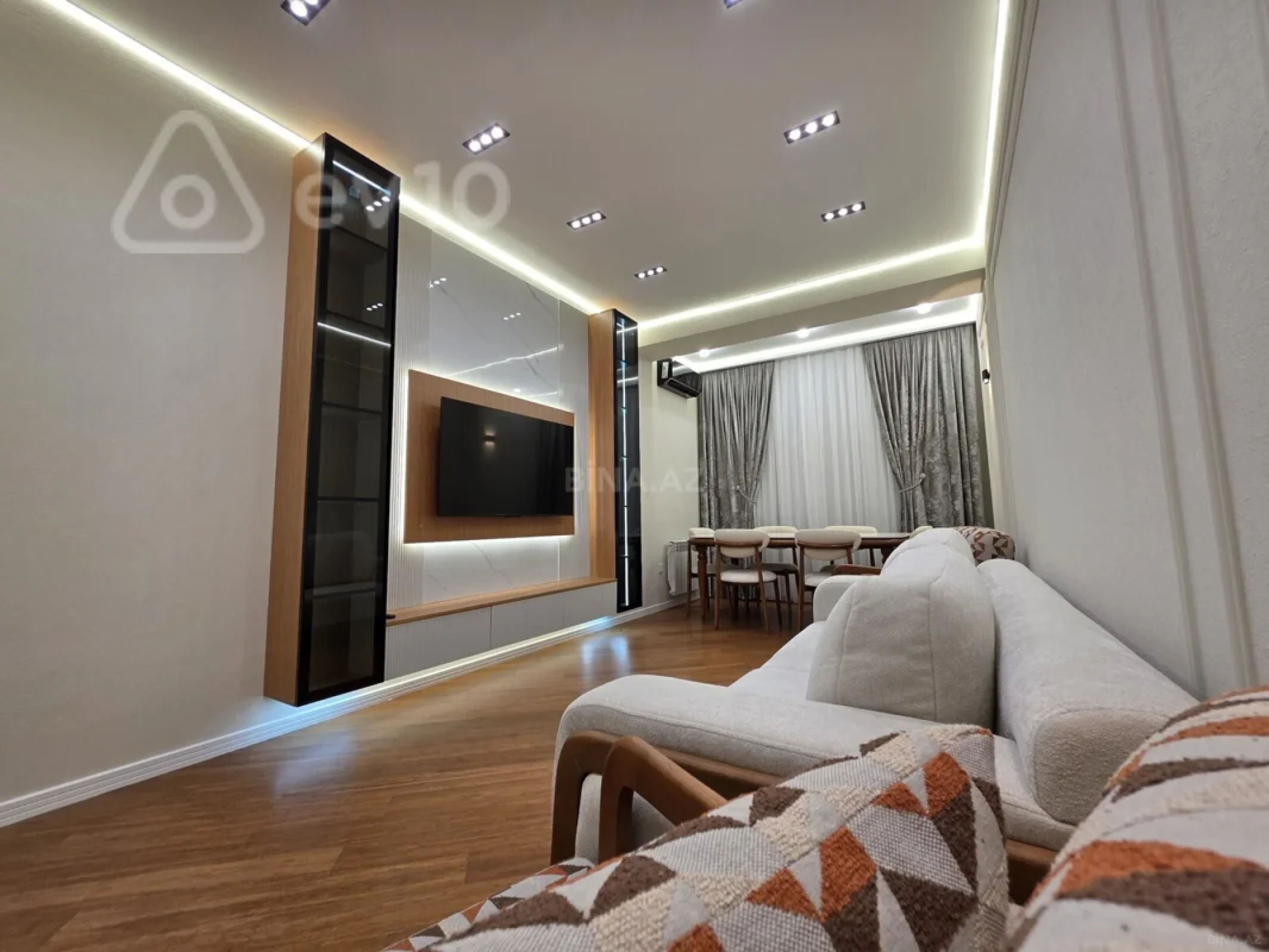 Kirayə verilir 2 otaqlı yeni tikili 70 m²