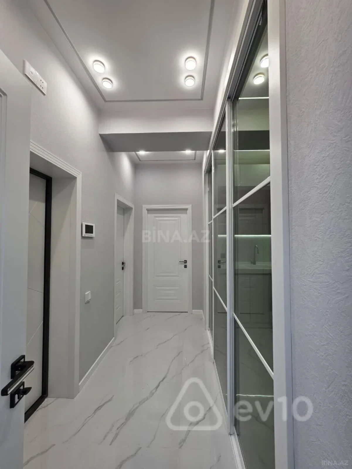Kirayə verilir 2 otaqlı yeni tikili 70 m²