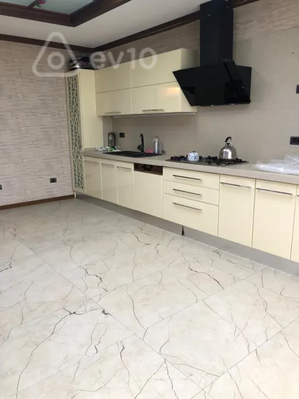 Satılır 5 otaqlı yeni tikili 286 m²