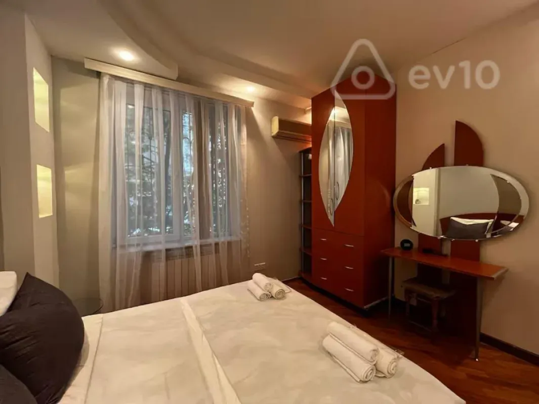 Kirayə verilir 3 otaqlı köhnə tikili 80 m²