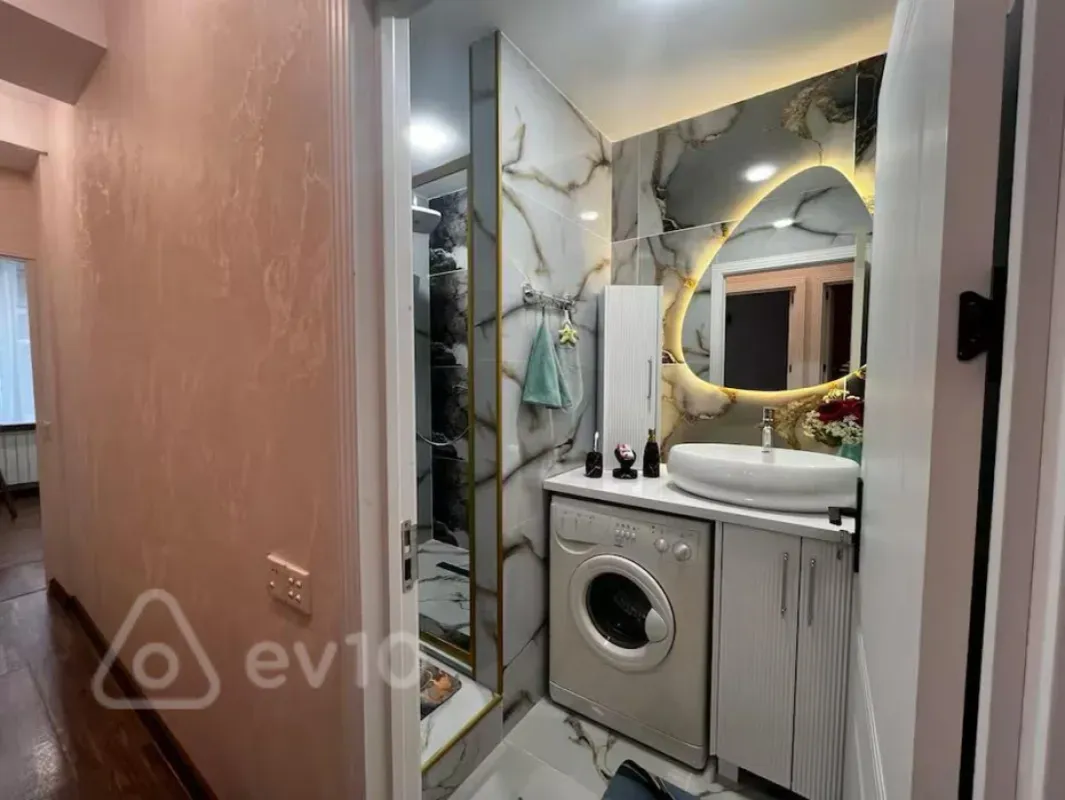 Kirayə verilir 3 otaqlı köhnə tikili 80 m²