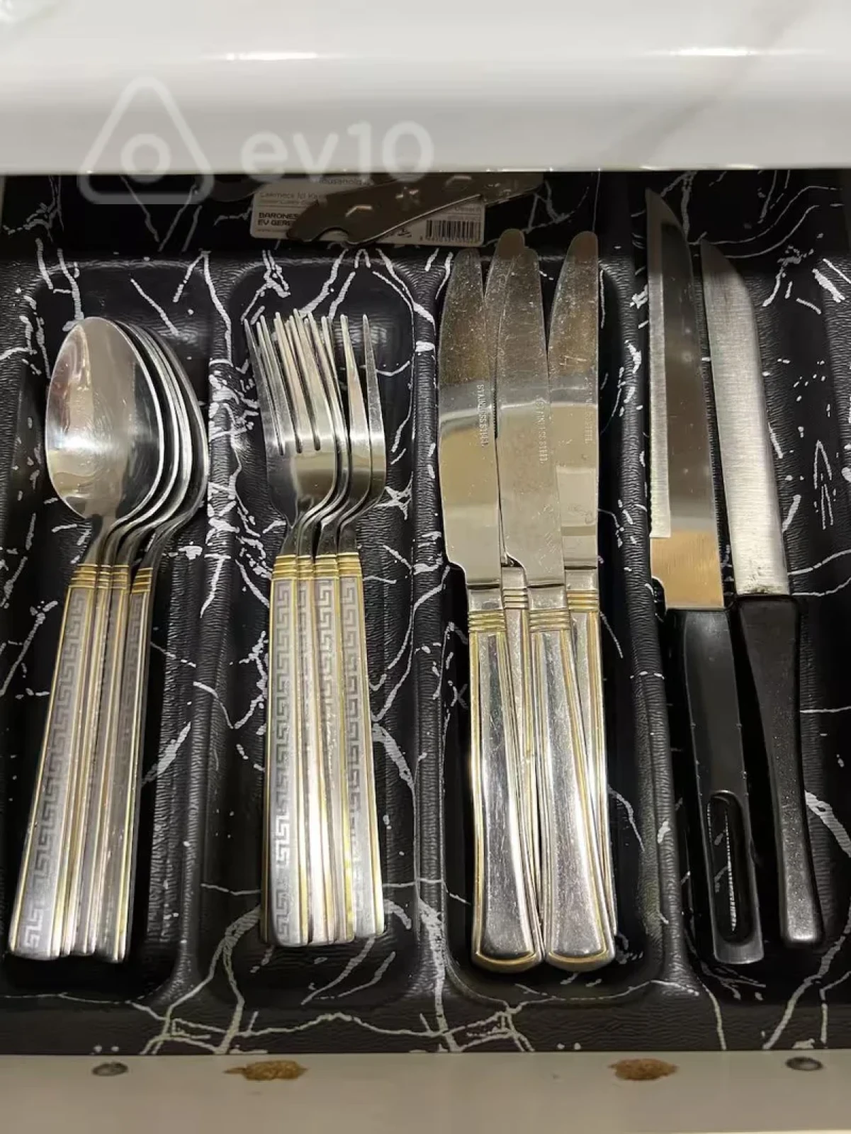 Kirayə verilir 3 otaqlı köhnə tikili 80 m²