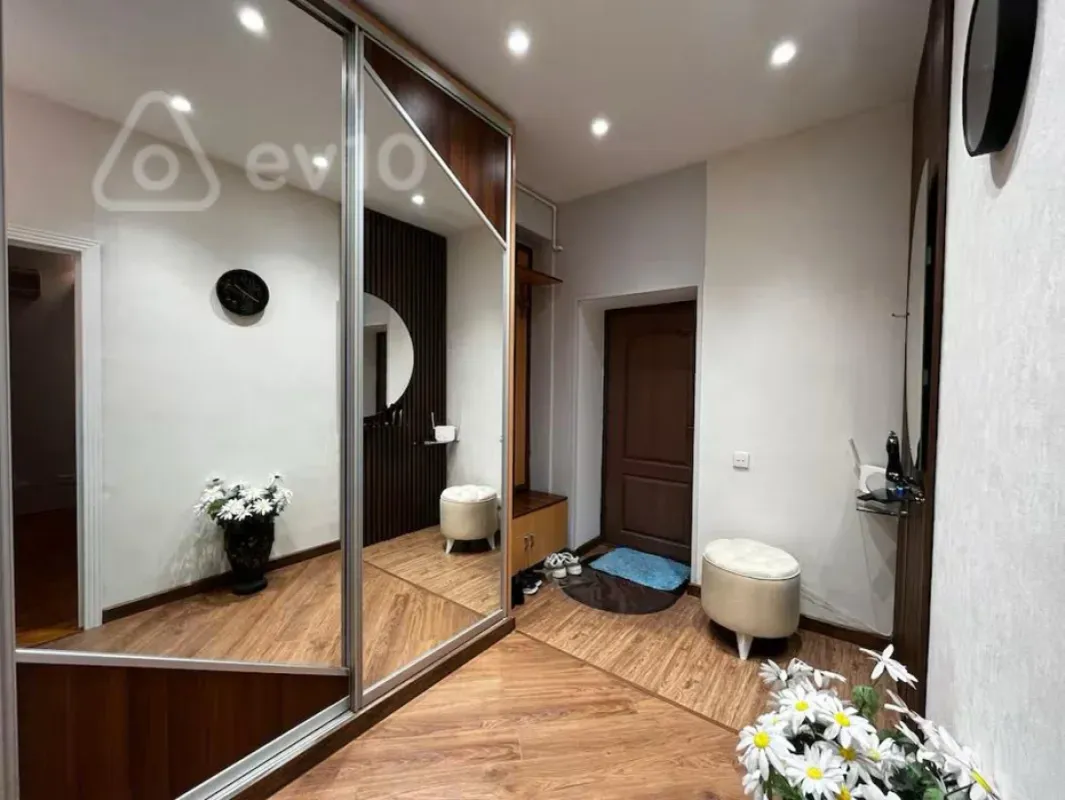Kirayə verilir 3 otaqlı köhnə tikili 80 m²