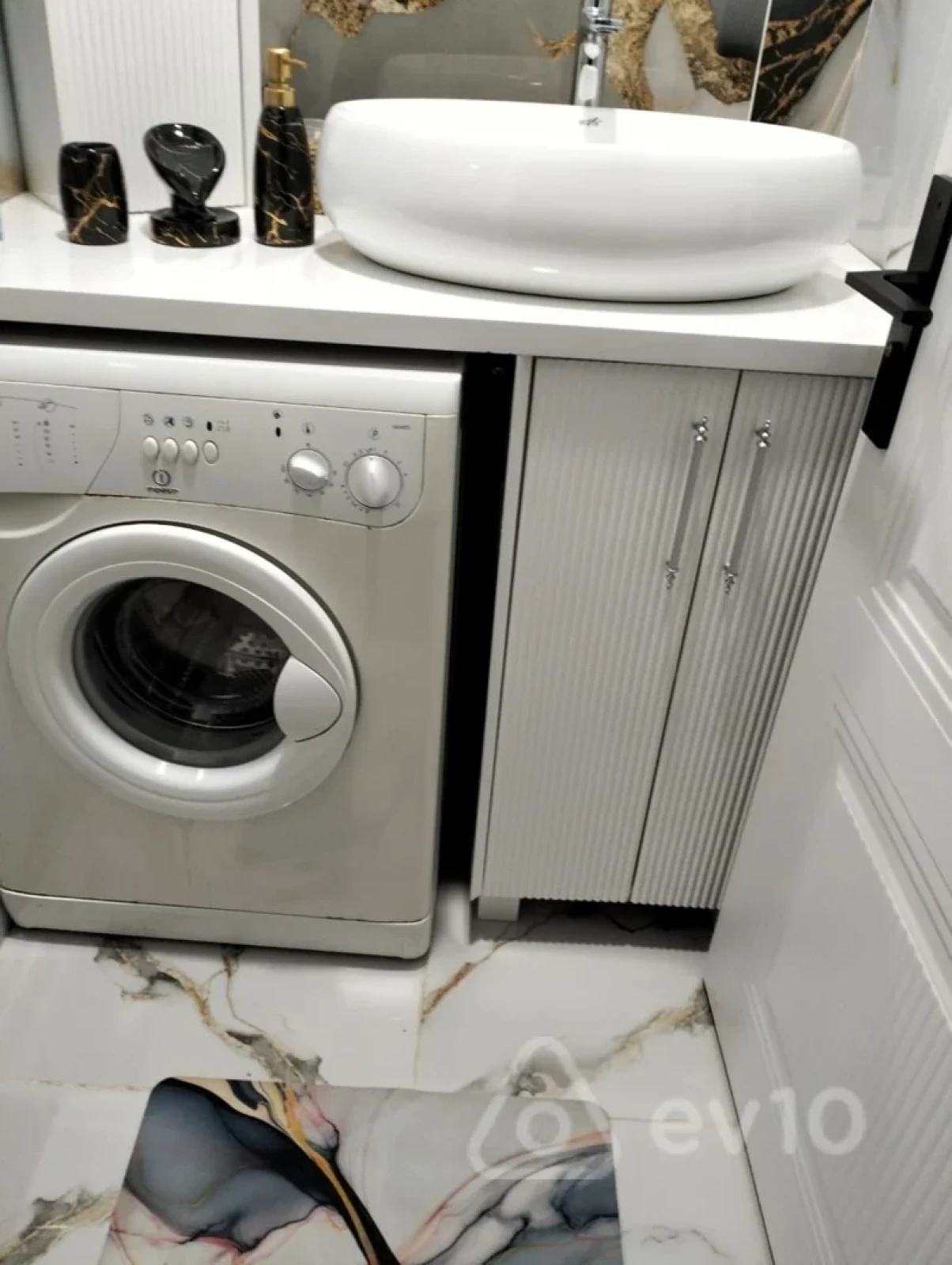 Kirayə verilir 3 otaqlı köhnə tikili 80 m²