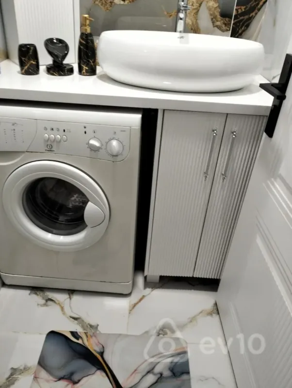 Kirayə verilir 3 otaqlı köhnə tikili 80 m²