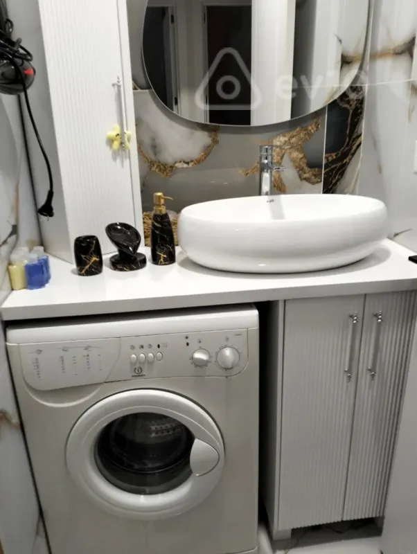 Kirayə verilir 3 otaqlı köhnə tikili 80 m²