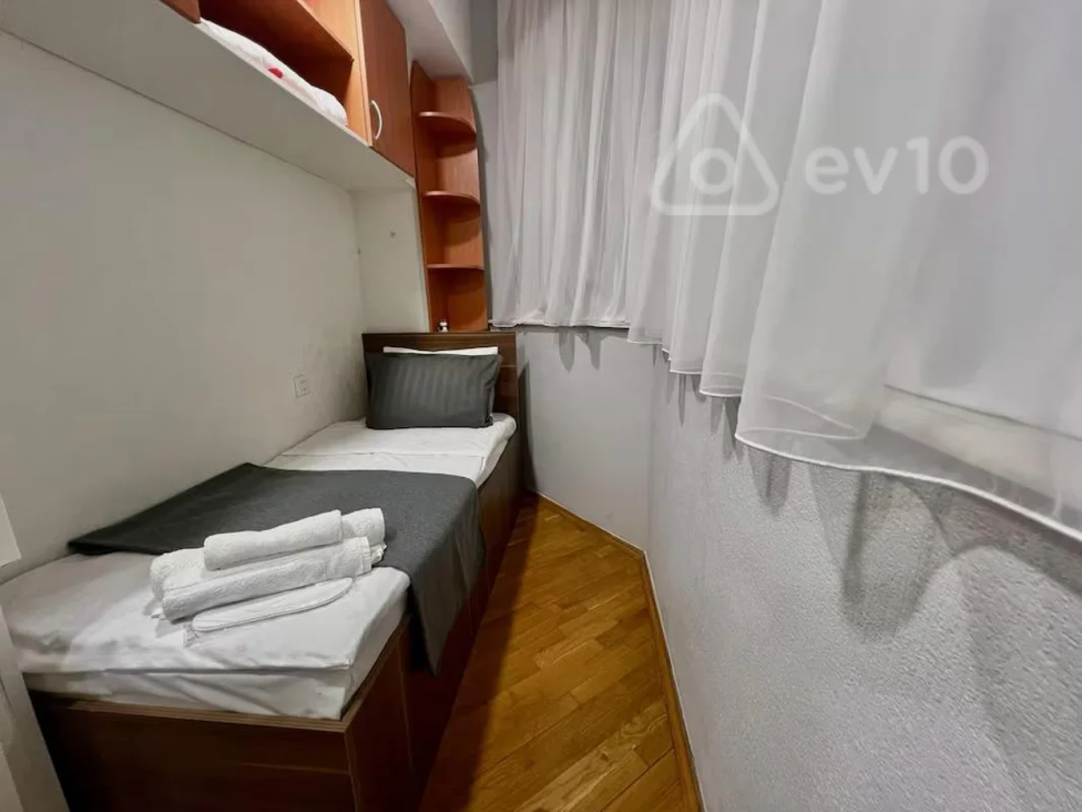Kirayə verilir 3 otaqlı köhnə tikili 80 m²