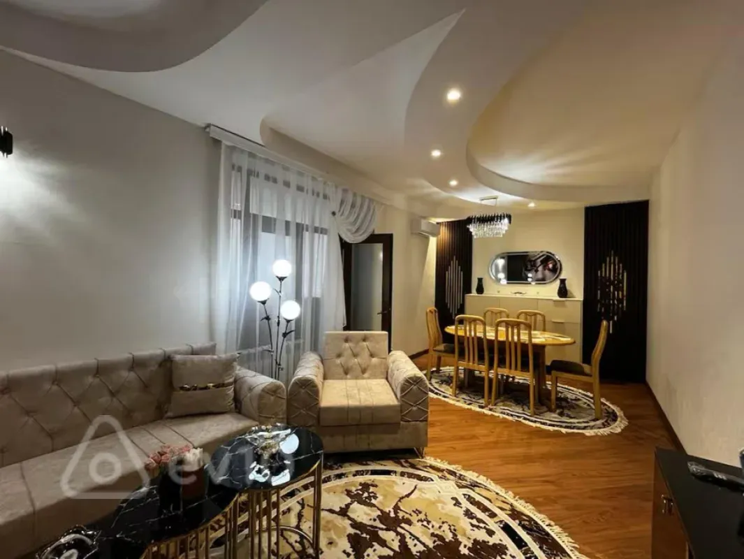 Kirayə verilir 3 otaqlı köhnə tikili 80 m²