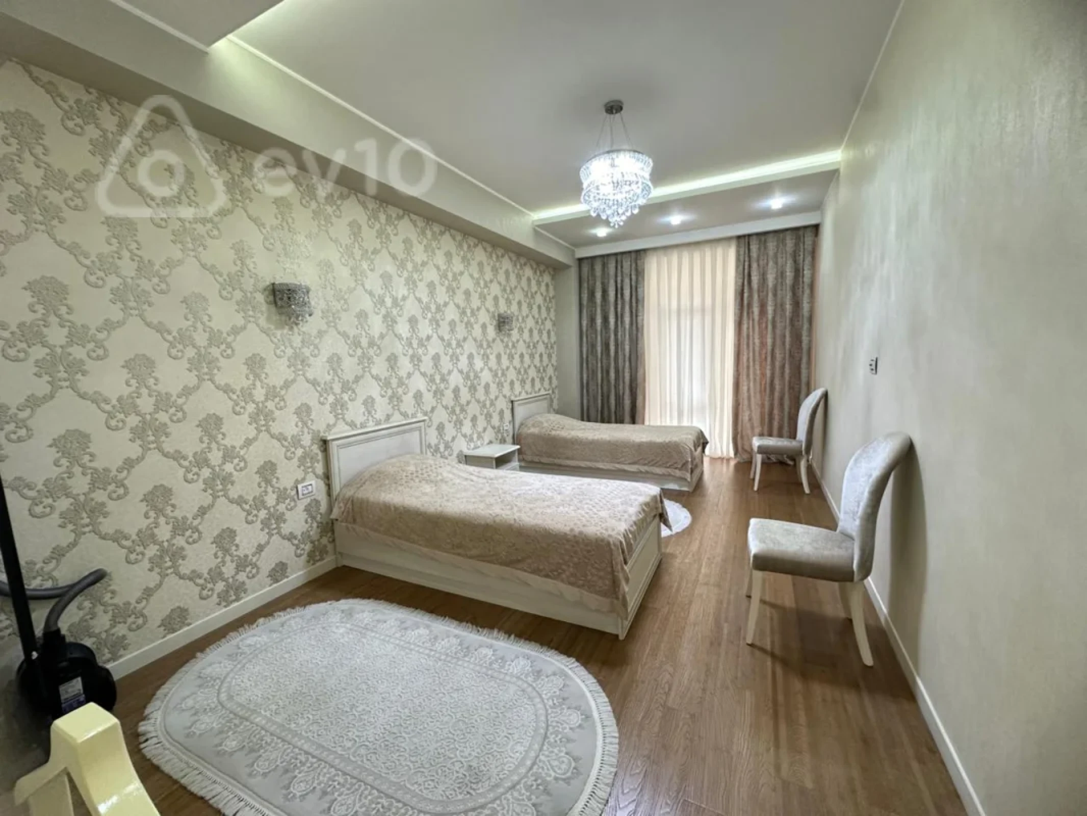 Kirayə verilir 3 otaqlı yeni tikili 170 m²