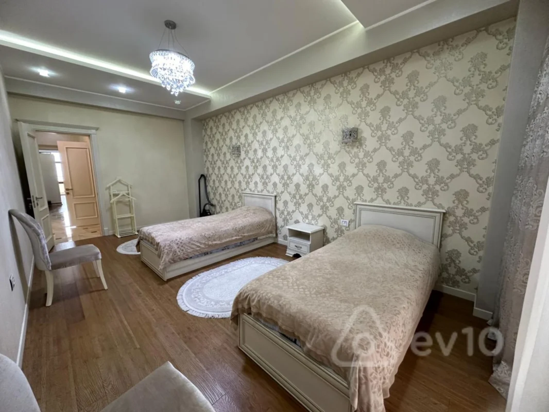 Kirayə verilir 3 otaqlı yeni tikili 170 m²