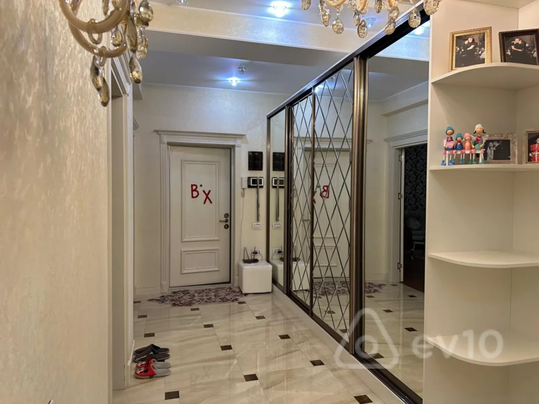 Kirayə verilir 3 otaqlı yeni tikili 170 m²