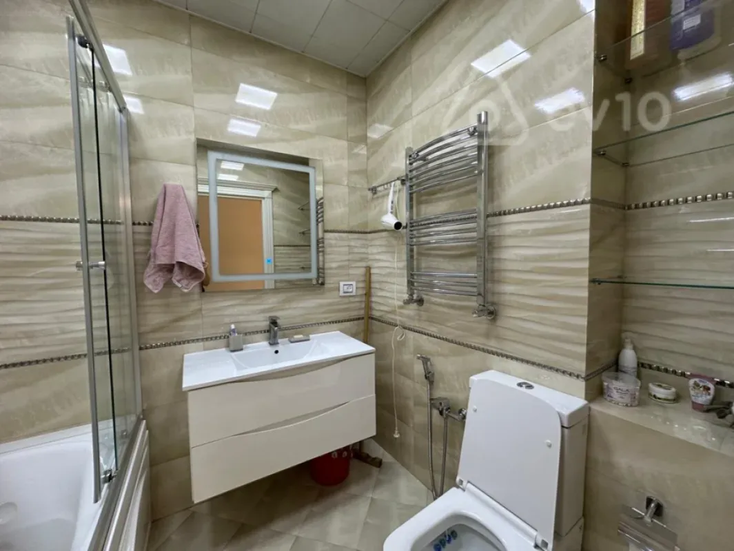 Kirayə verilir 3 otaqlı yeni tikili 170 m²