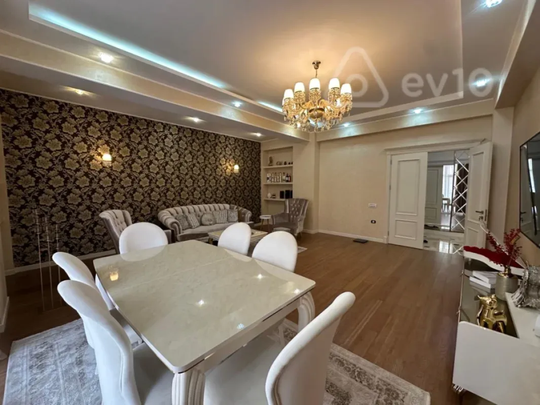 Kirayə verilir 3 otaqlı yeni tikili 170 m²