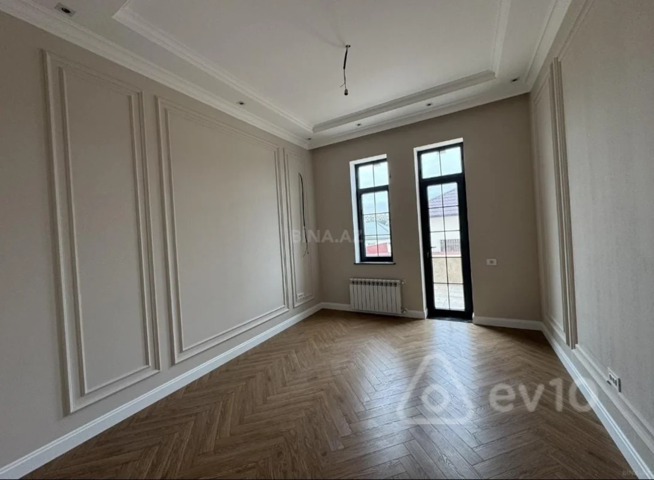 Satılır 8 otaqlı həyət evi 369.6 m²