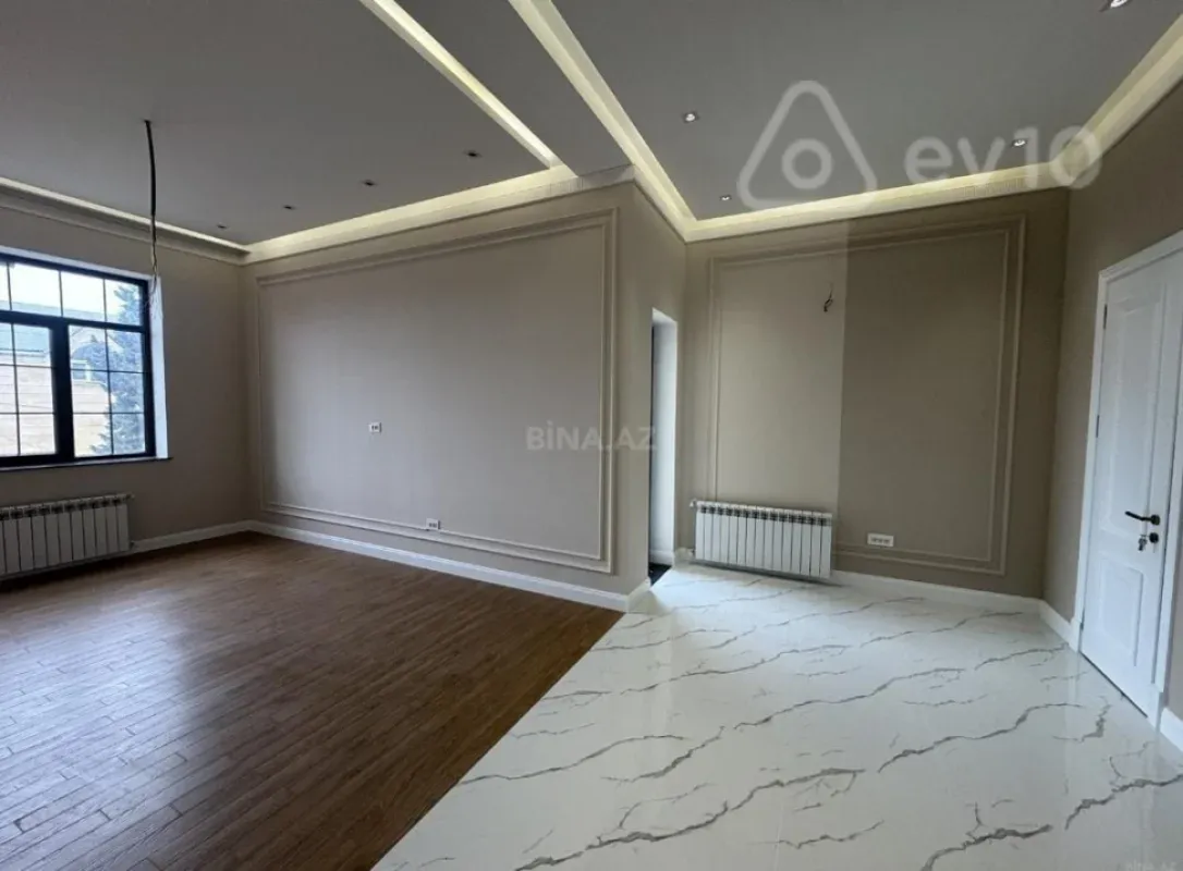 Satılır 8 otaqlı həyət evi 369.6 m²