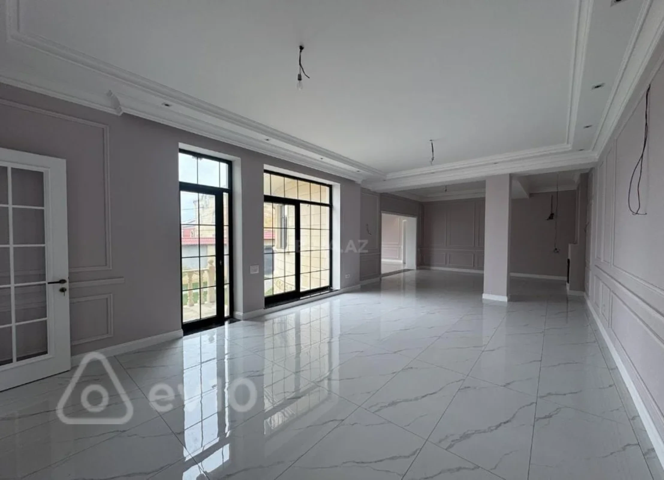 Satılır 8 otaqlı həyət evi 369.6 m²