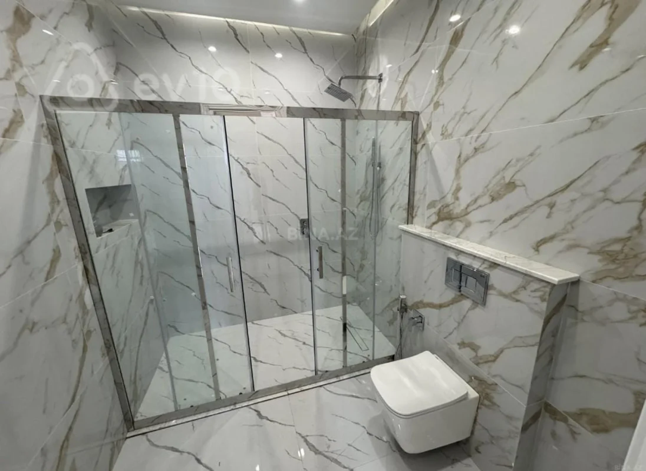 Satılır 8 otaqlı həyət evi 369.6 m²