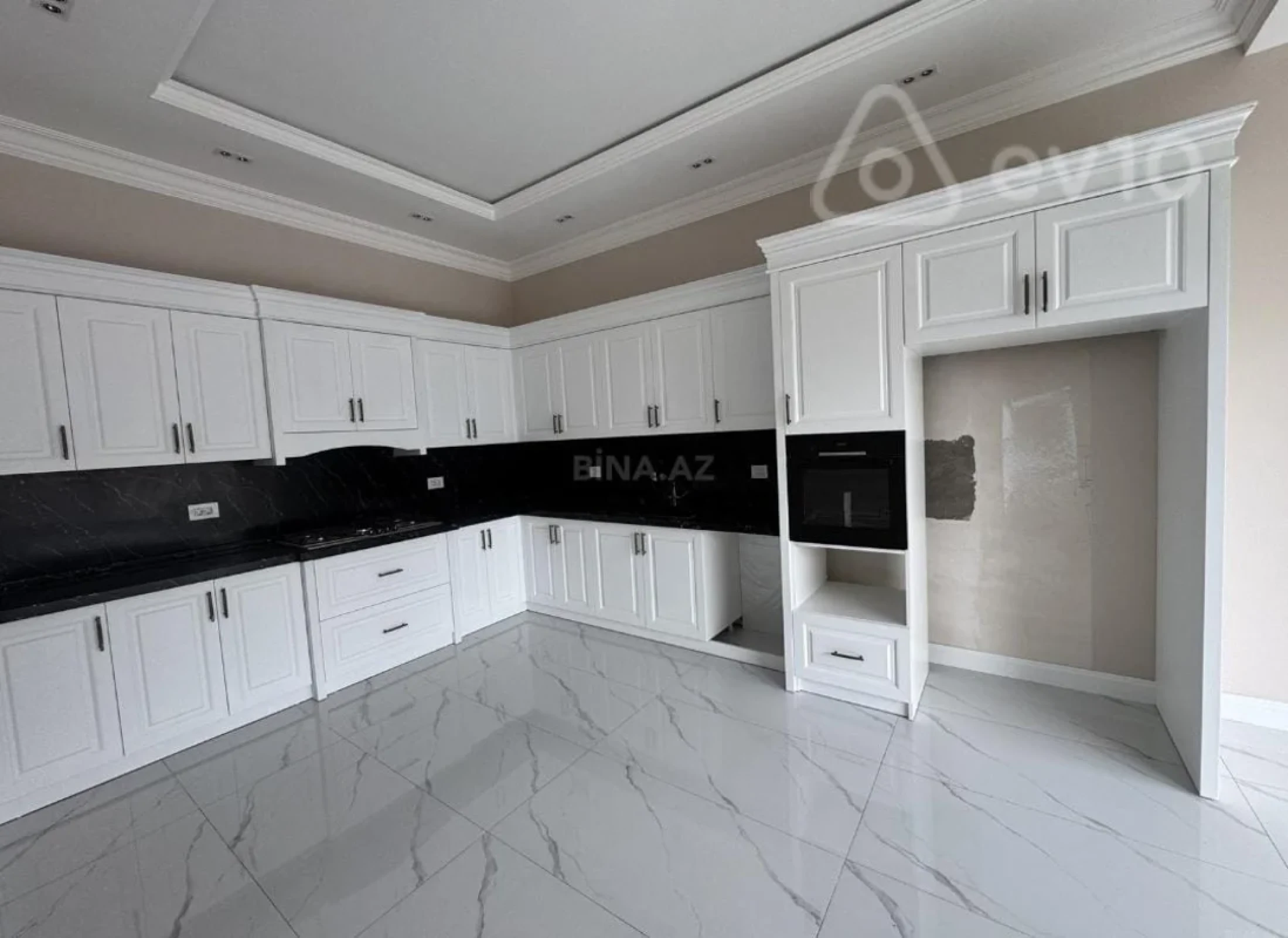 Satılır 8 otaqlı həyət evi 369.6 m²