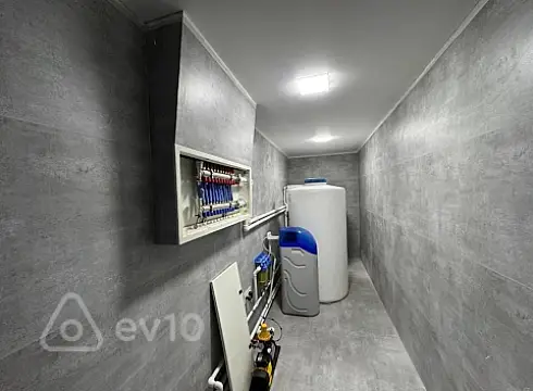 Satılır 8 otaqlı həyət evi 369.6 m²