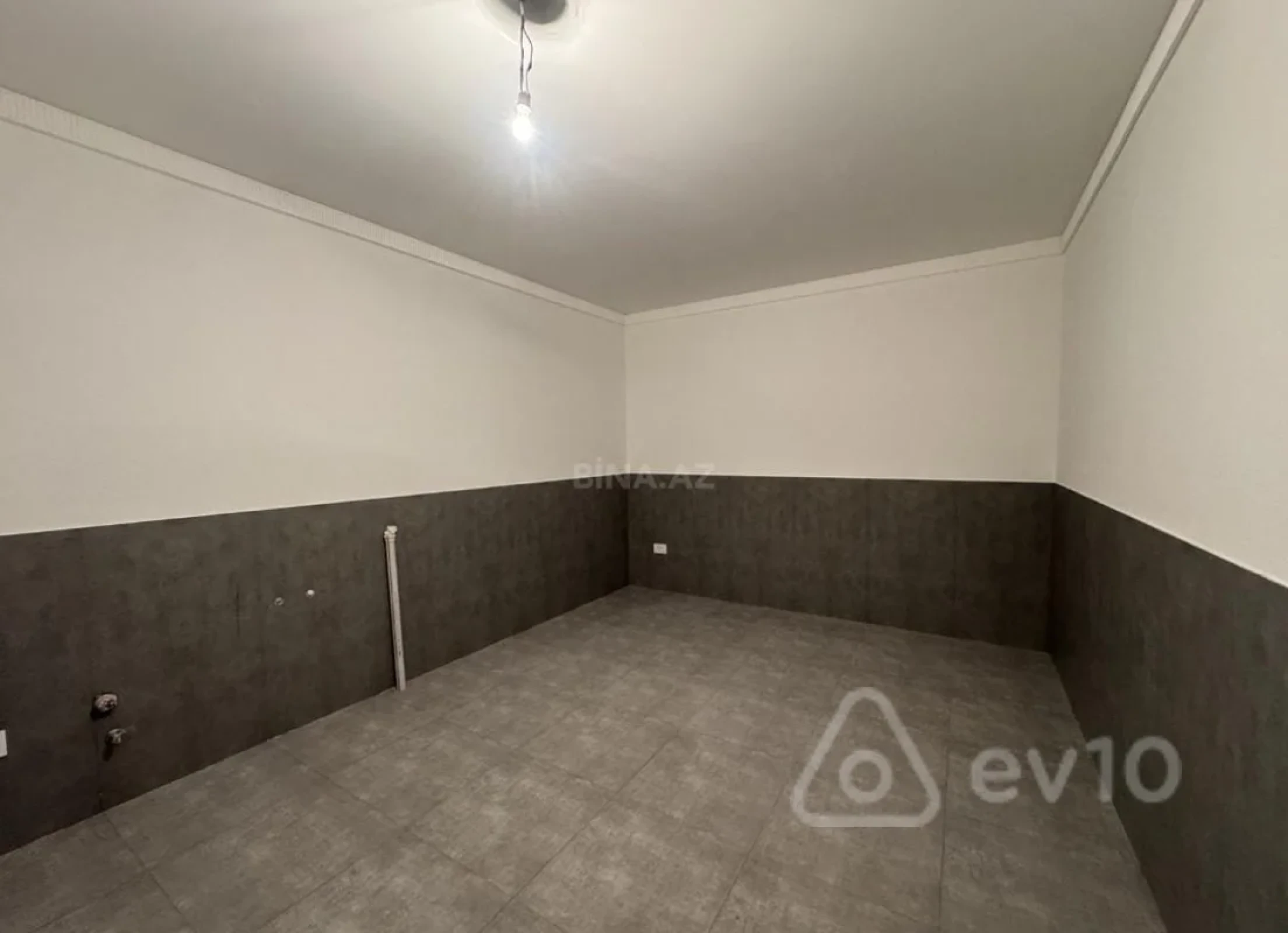 Satılır 8 otaqlı həyət evi 369.6 m²