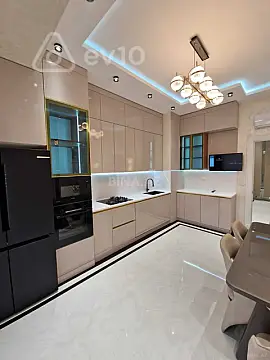 Kirayə verilir 4 otaqlı yeni tikili 191 m²