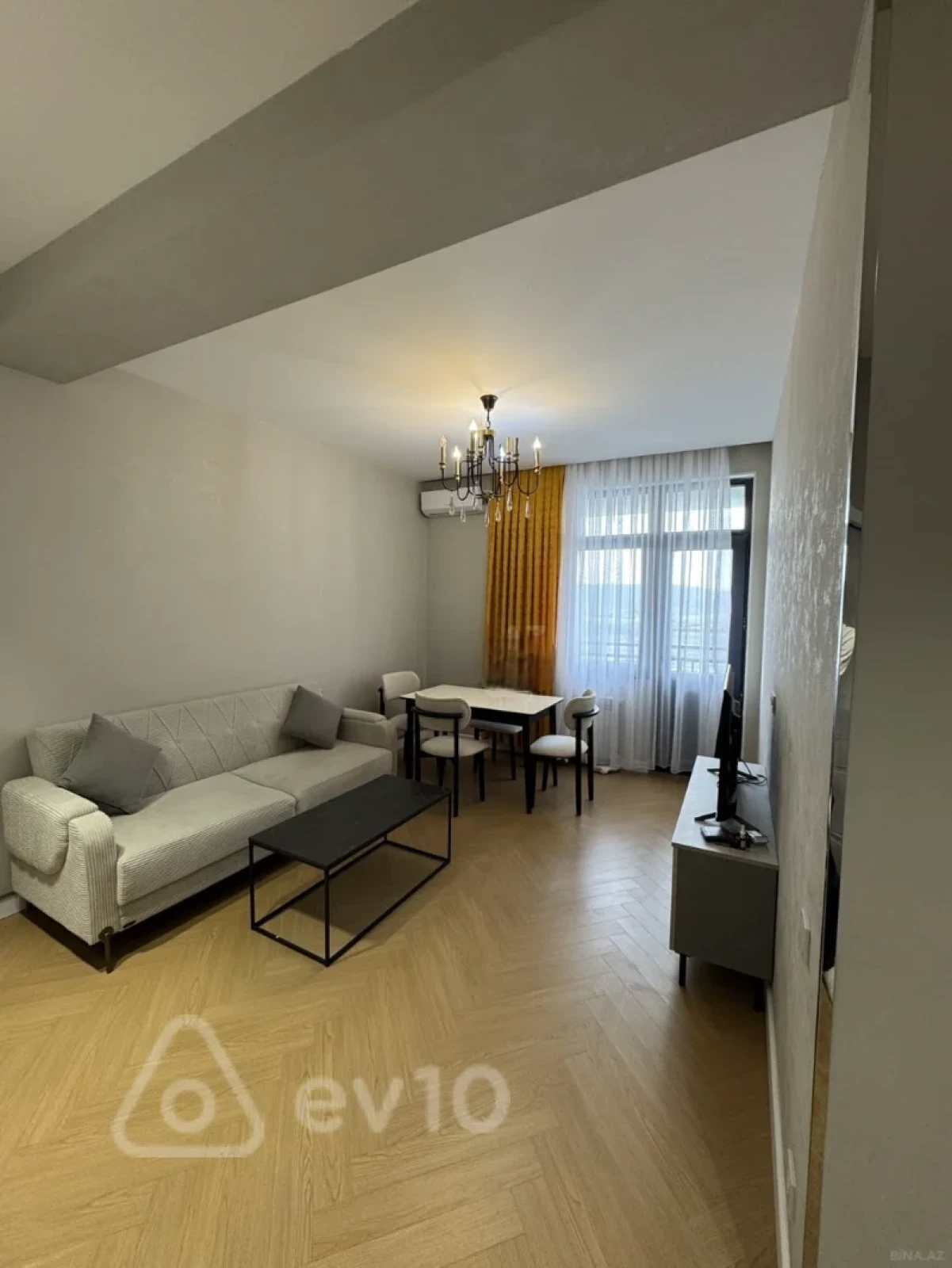 Kirayə verilir 2 otaqlı yeni tikili 70 m²