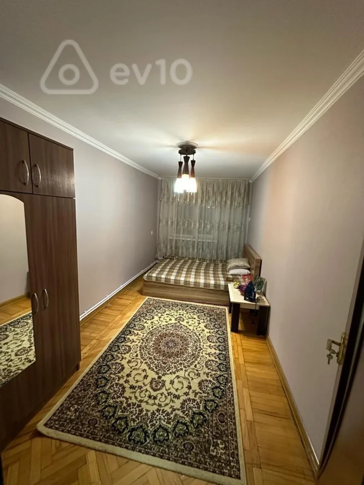 Kirayə verilir 2 otaqlı köhnə tikili 60 m²