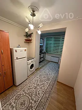Kirayə verilir 2 otaqlı köhnə tikili 60 m²