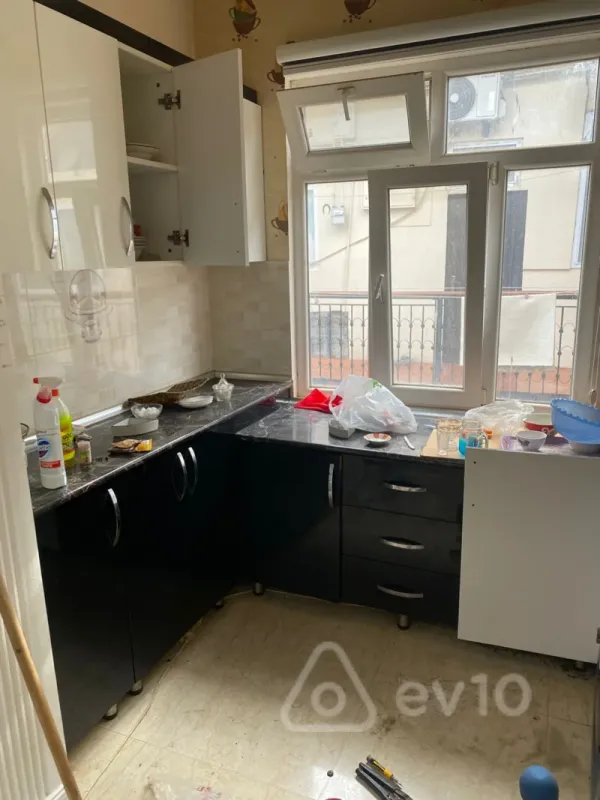 Kirayə verilir 2 otaqlı köhnə tikili 40 m²