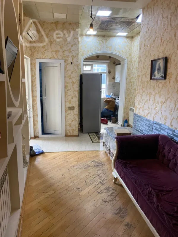 Kirayə verilir 2 otaqlı köhnə tikili 40 m²