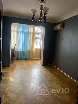 Kirayə verilir 3 otaqlı köhnə tikili 105 m²