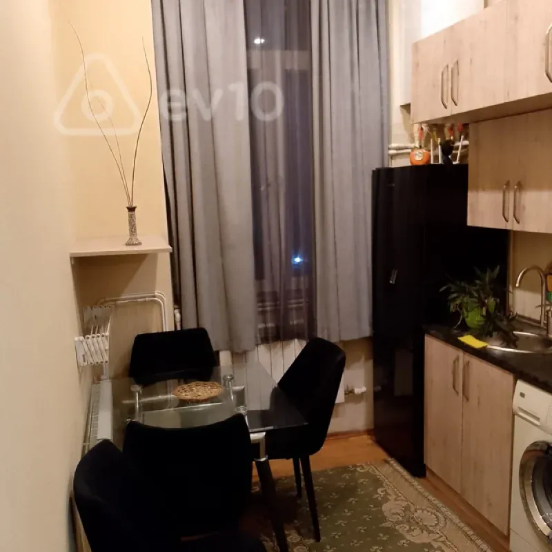 Kirayə verilir 1 otaqlı köhnə tikili 60 m²